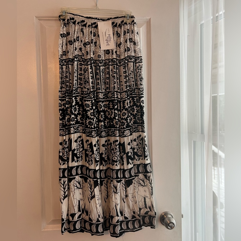 Paths of the Spirit Women’s maxi skirt, Size M.